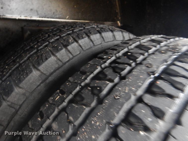 image for item FF9168 2005 Ford E450 Super Duty ambulance