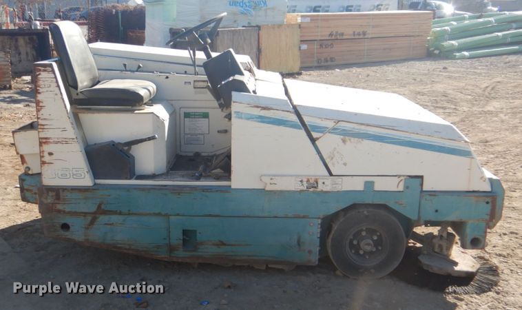 image for item FF9195 Tennant 365 sweeper
