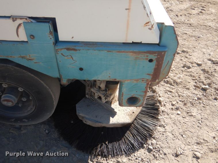 image for item FF9195 Tennant 365 sweeper