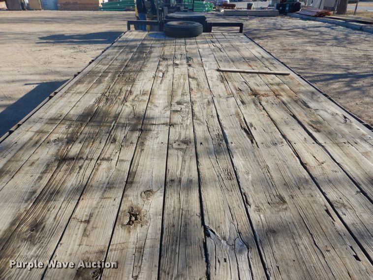 image for item FF9196 2004 Starlite utility trailer