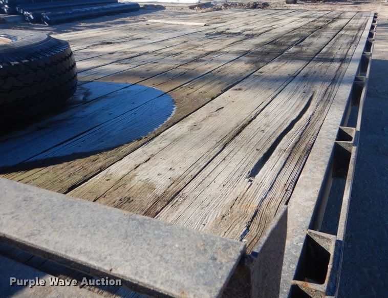 image for item FF9196 2004 Starlite utility trailer