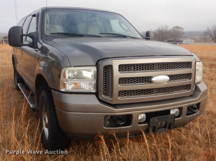 image for item FF9201 2005 Ford Excursion SUV