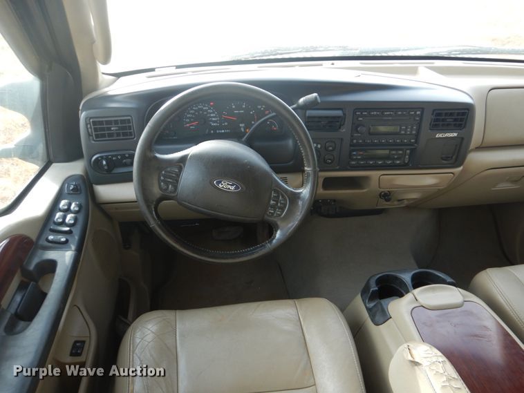 image for item FF9201 2005 Ford Excursion SUV