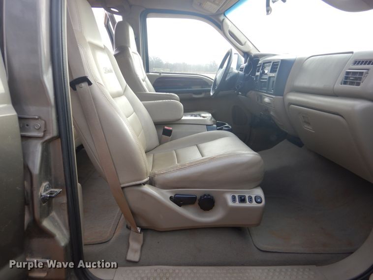 image for item FF9201 2005 Ford Excursion SUV