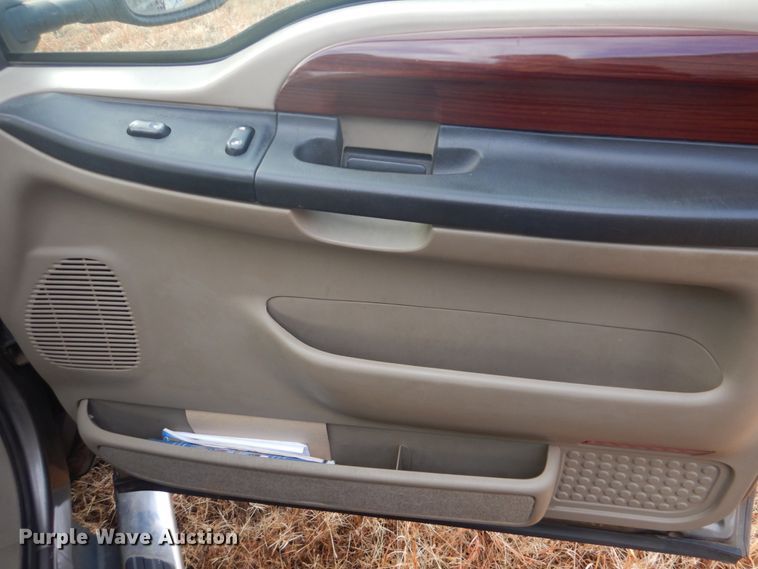 image for item FF9201 2005 Ford Excursion SUV