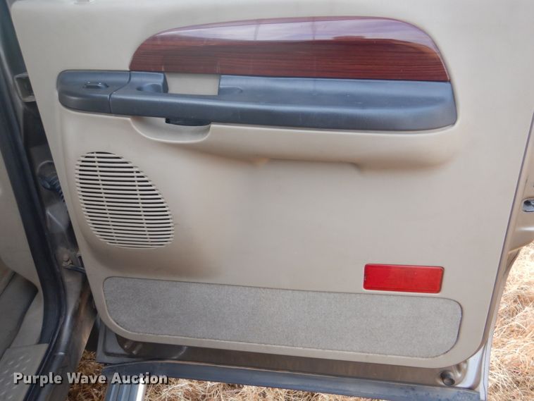 image for item FF9201 2005 Ford Excursion SUV