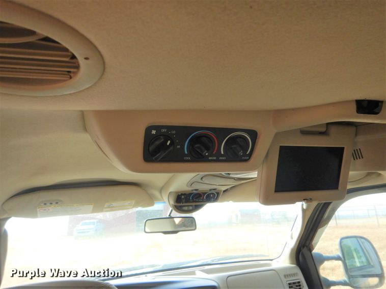 image for item FF9201 2005 Ford Excursion SUV