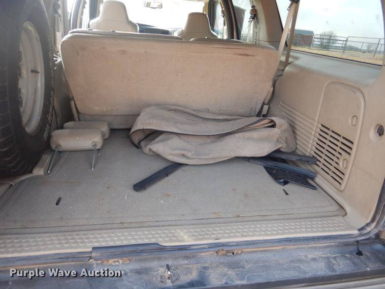 image for item FF9201 2005 Ford Excursion SUV
