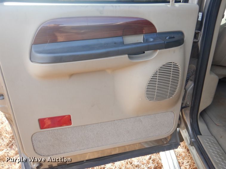 image for item FF9201 2005 Ford Excursion SUV