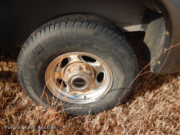 image for item FF9201 2005 Ford Excursion SUV