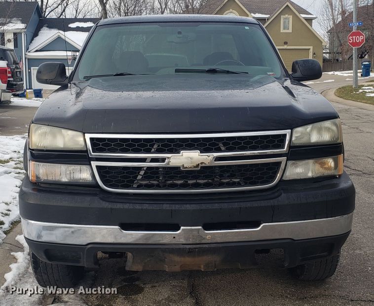 image for item GA9358 2006 Chevrolet Silverado 2500HD Ext. Cab pickup truck