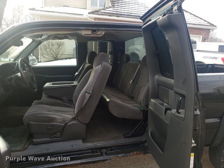 image for item GA9358 2006 Chevrolet Silverado 2500HD Ext. Cab pickup truck