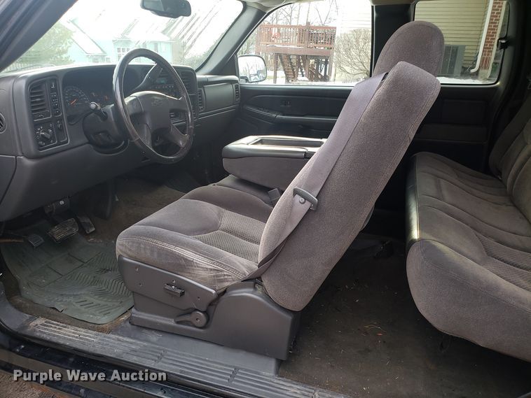 image for item GA9358 2006 Chevrolet Silverado 2500HD Ext. Cab pickup truck