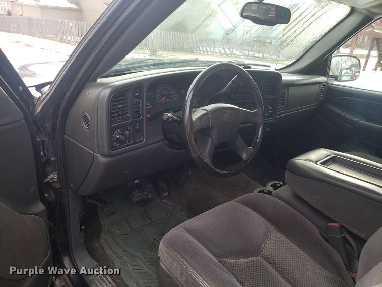 image for item GA9358 2006 Chevrolet Silverado 2500HD Ext. Cab pickup truck