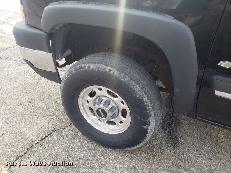 image for item GA9358 2006 Chevrolet Silverado 2500HD Ext. Cab pickup truck