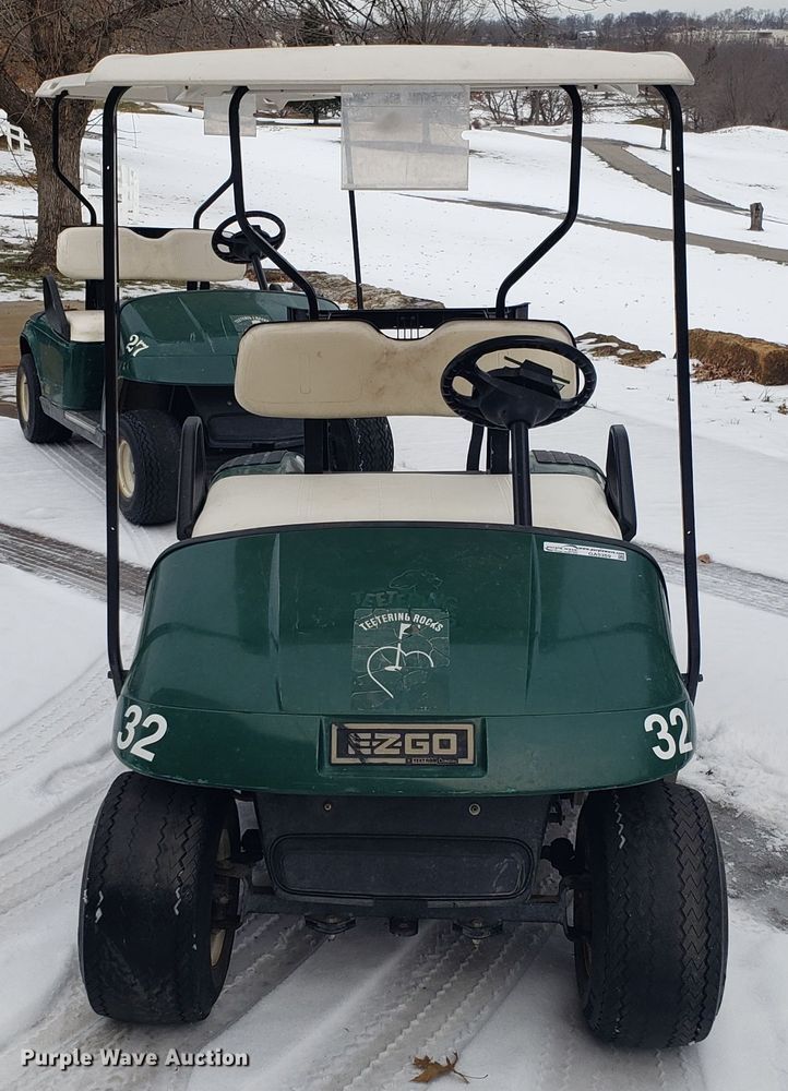 image for item GA9359 Ez-go golf cart