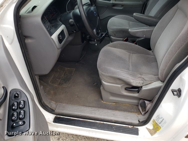 image for item GA9367 2003 Ford Windstar van