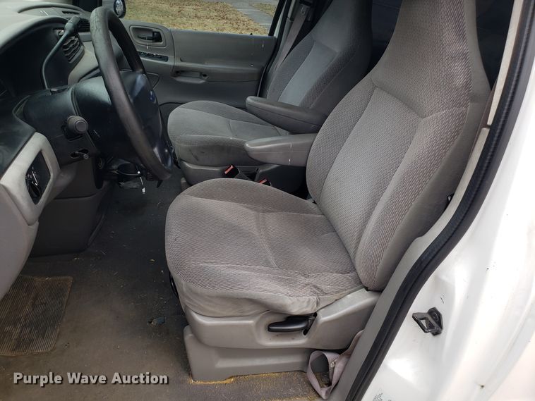 image for item GA9367 2003 Ford Windstar van
