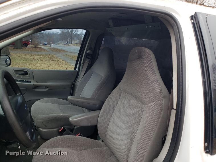 image for item GA9367 2003 Ford Windstar van