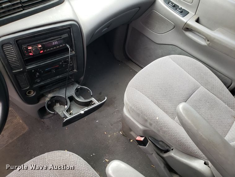 image for item GA9367 2003 Ford Windstar van