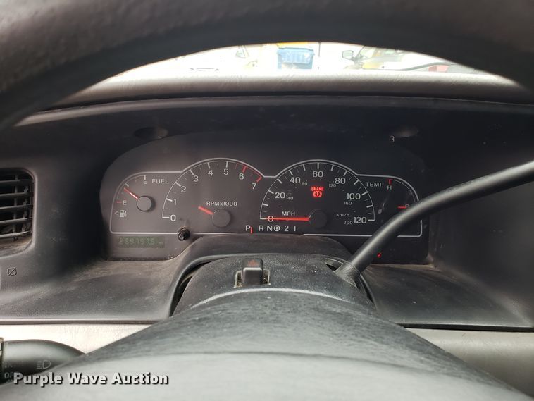 image for item GA9367 2003 Ford Windstar van