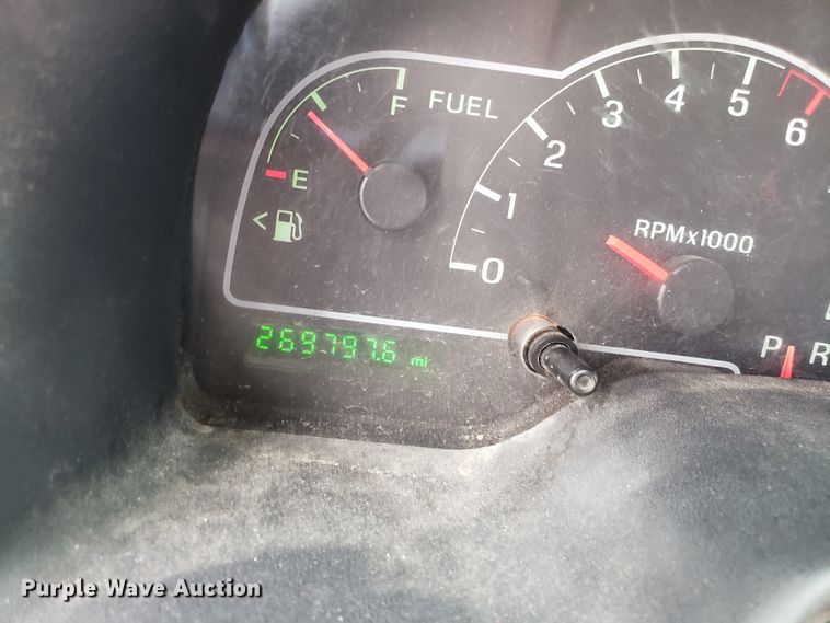 image for item GA9367 2003 Ford Windstar van