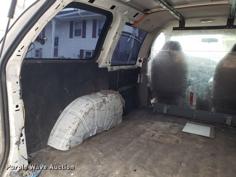 image for item GA9367 2003 Ford Windstar van