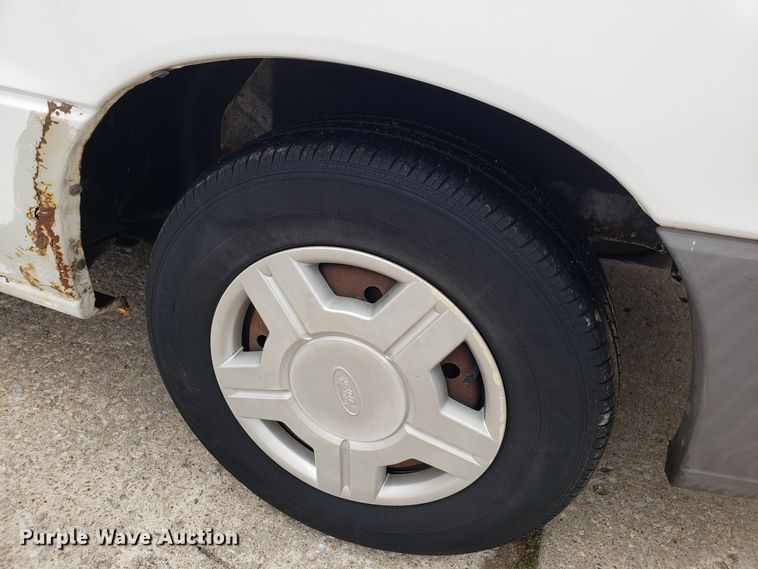 image for item GA9367 2003 Ford Windstar van