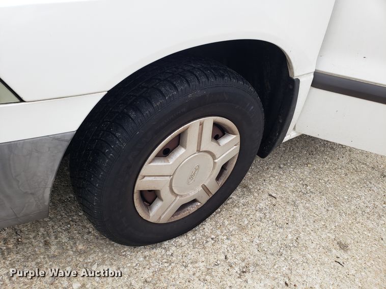 image for item GA9367 2003 Ford Windstar van