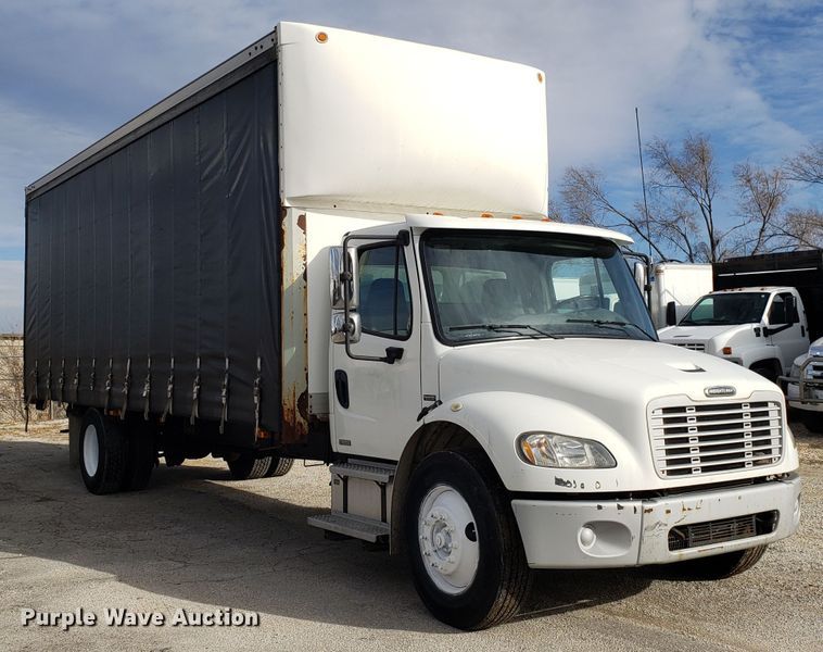 image for item GA9369 2009 Freightliner Business Class M2 side curtain box truck