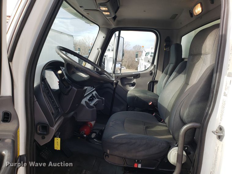 image for item GA9369 2009 Freightliner Business Class M2 side curtain box truck