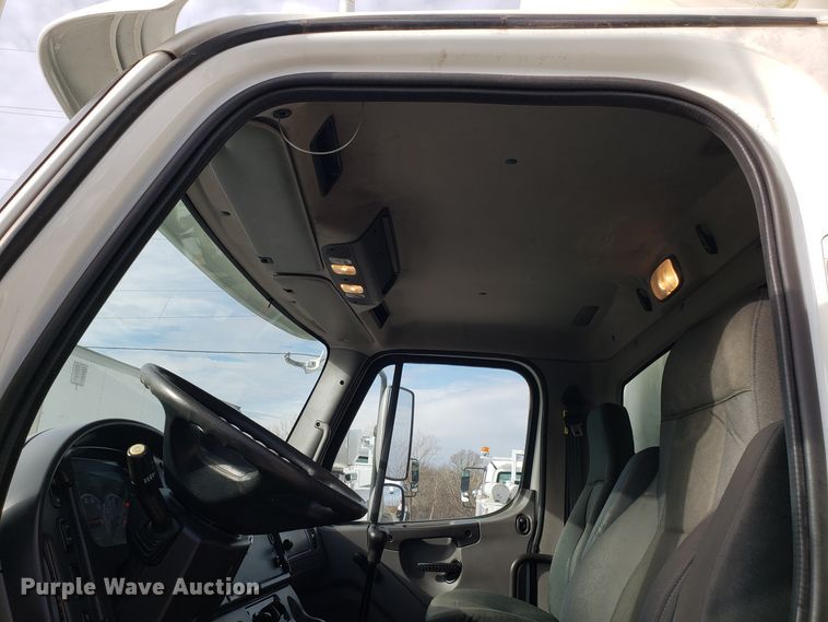 image for item GA9369 2009 Freightliner Business Class M2 side curtain box truck