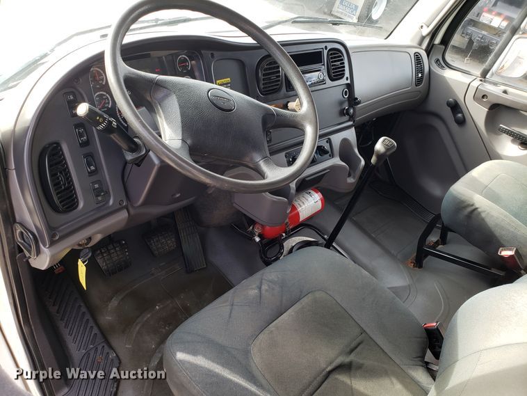 image for item GA9369 2009 Freightliner Business Class M2 side curtain box truck