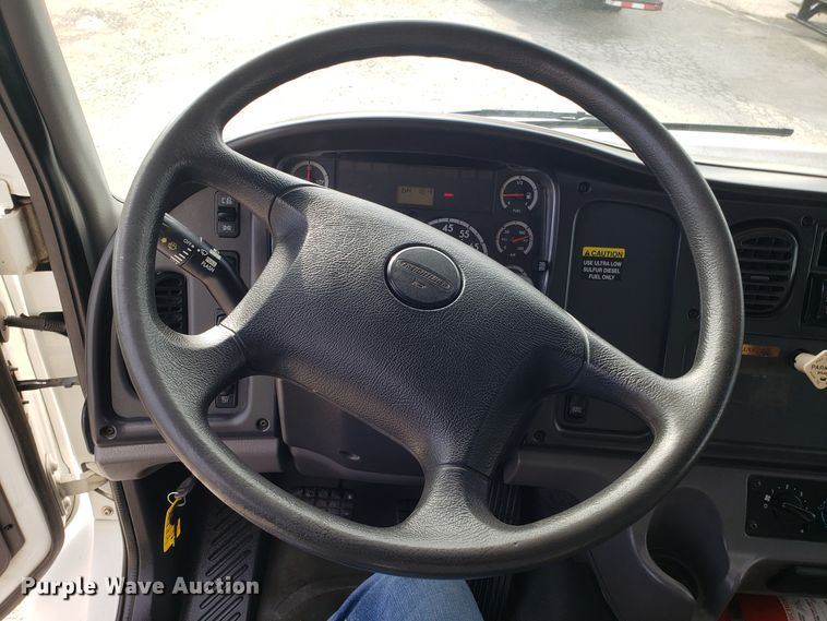 image for item GA9369 2009 Freightliner Business Class M2 side curtain box truck