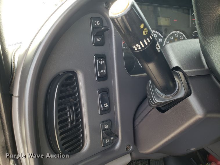 image for item GA9369 2009 Freightliner Business Class M2 side curtain box truck