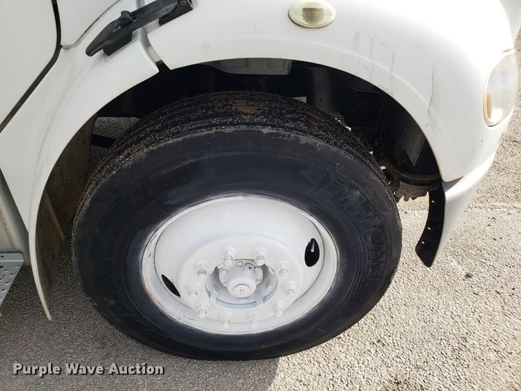 image for item GA9369 2009 Freightliner Business Class M2 side curtain box truck