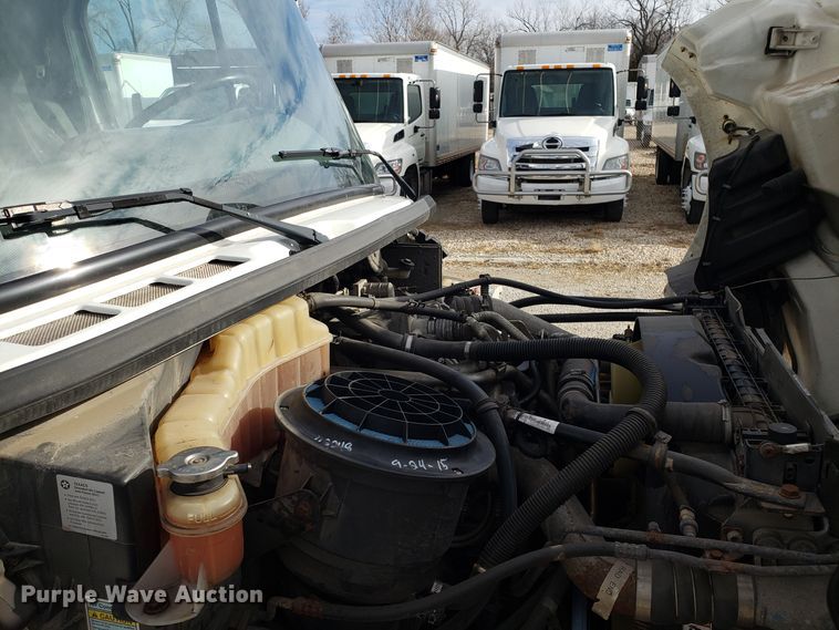 image for item GA9369 2009 Freightliner Business Class M2 side curtain box truck