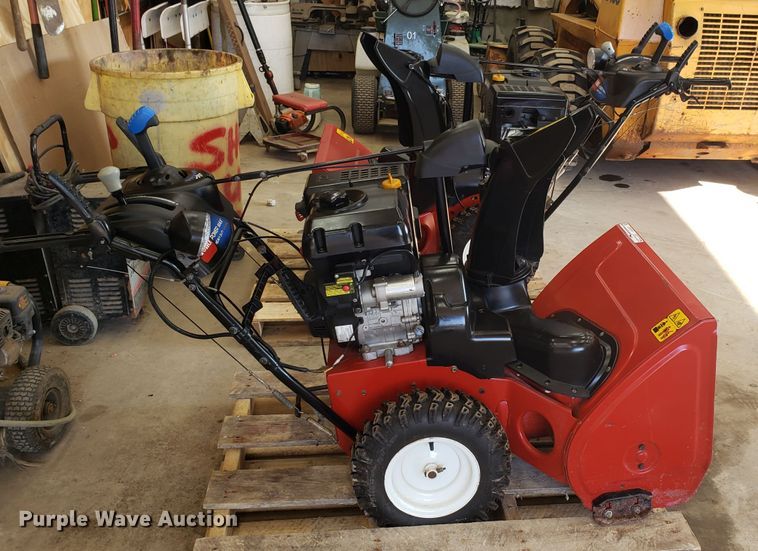 image for item GA9381 (2) Toro Powermax 926OXE snow blowers