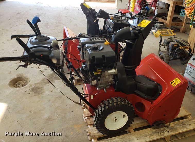 image for item GA9381 (2) Toro Powermax 926OXE snow blowers