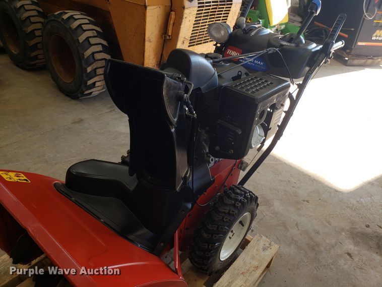 image for item GA9381 (2) Toro Powermax 926OXE snow blowers