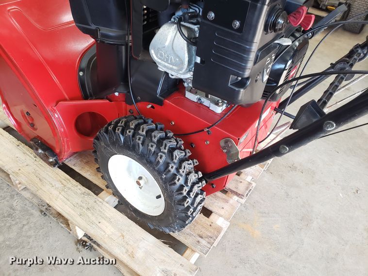 image for item GA9381 (2) Toro Powermax 926OXE snow blowers