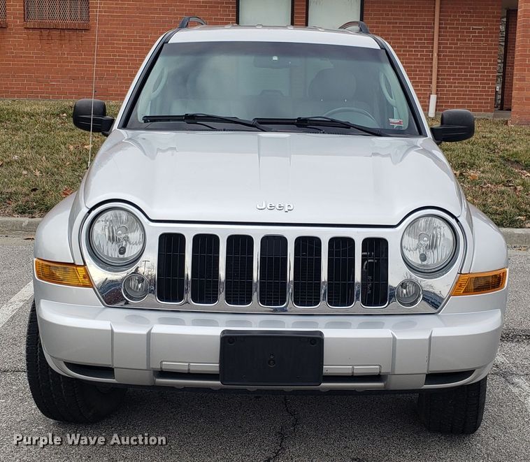 image for item GA9392 2006 Jeep Liberty SUV