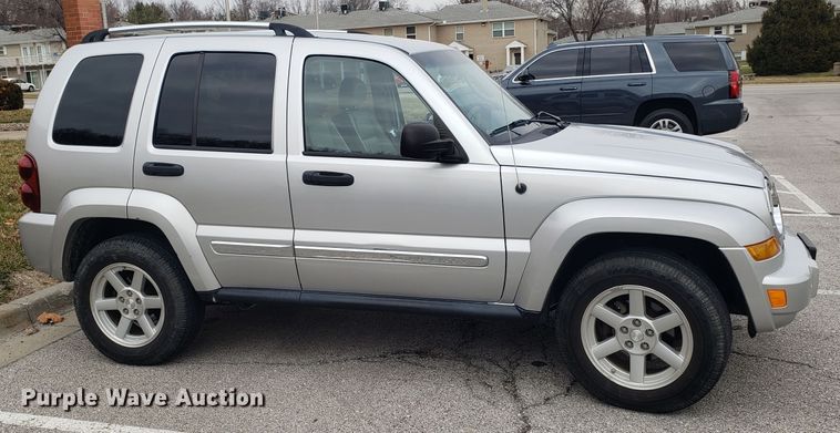 image for item GA9392 2006 Jeep Liberty SUV