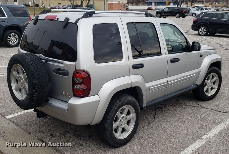 image for item GA9392 2006 Jeep Liberty SUV