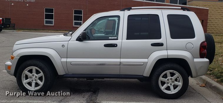 image for item GA9392 2006 Jeep Liberty SUV