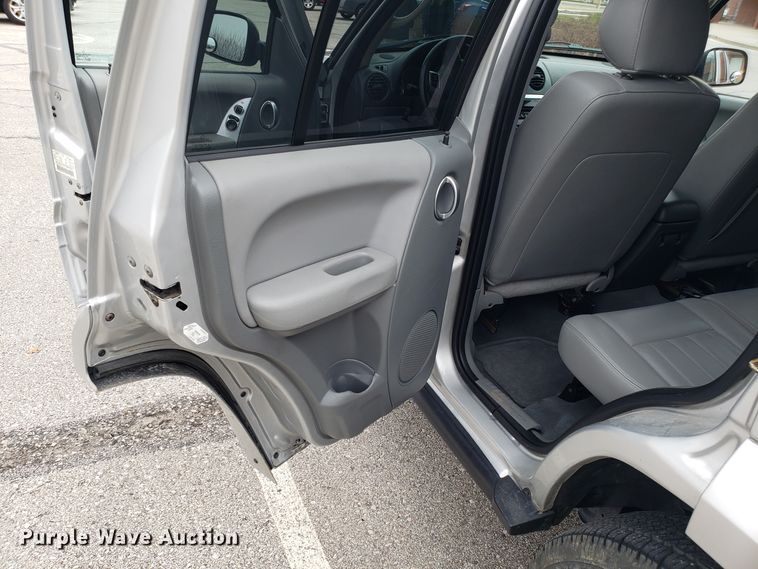 image for item GA9392 2006 Jeep Liberty SUV