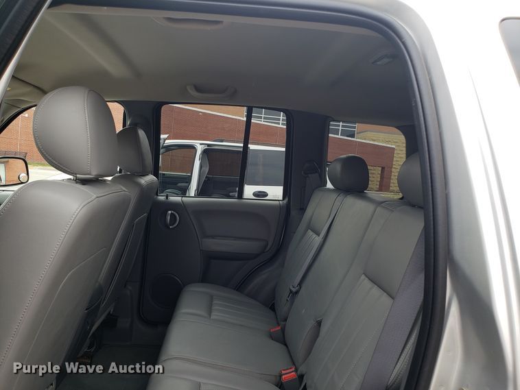 image for item GA9392 2006 Jeep Liberty SUV