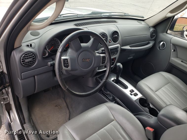 image for item GA9392 2006 Jeep Liberty SUV