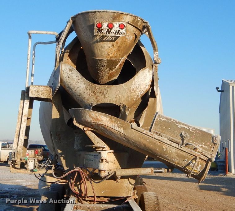 image for item GB9569 McNeilus ready mix bed