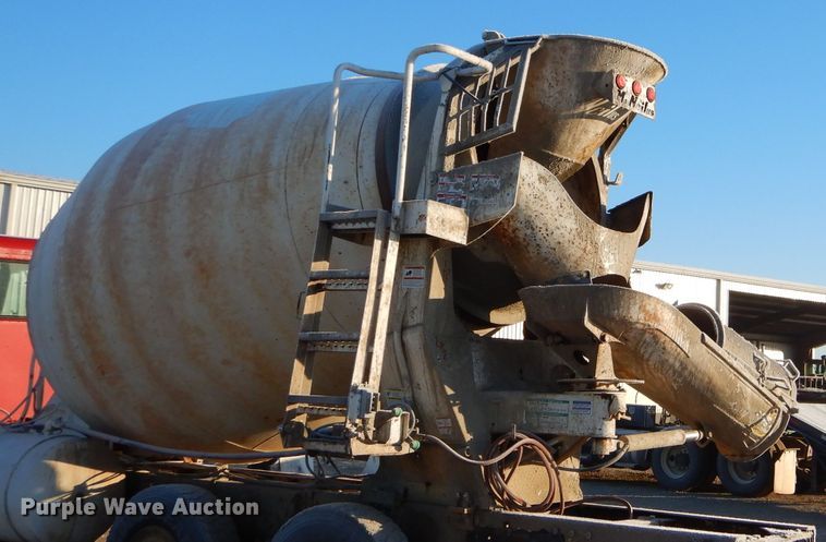 image for item GB9569 McNeilus ready mix bed